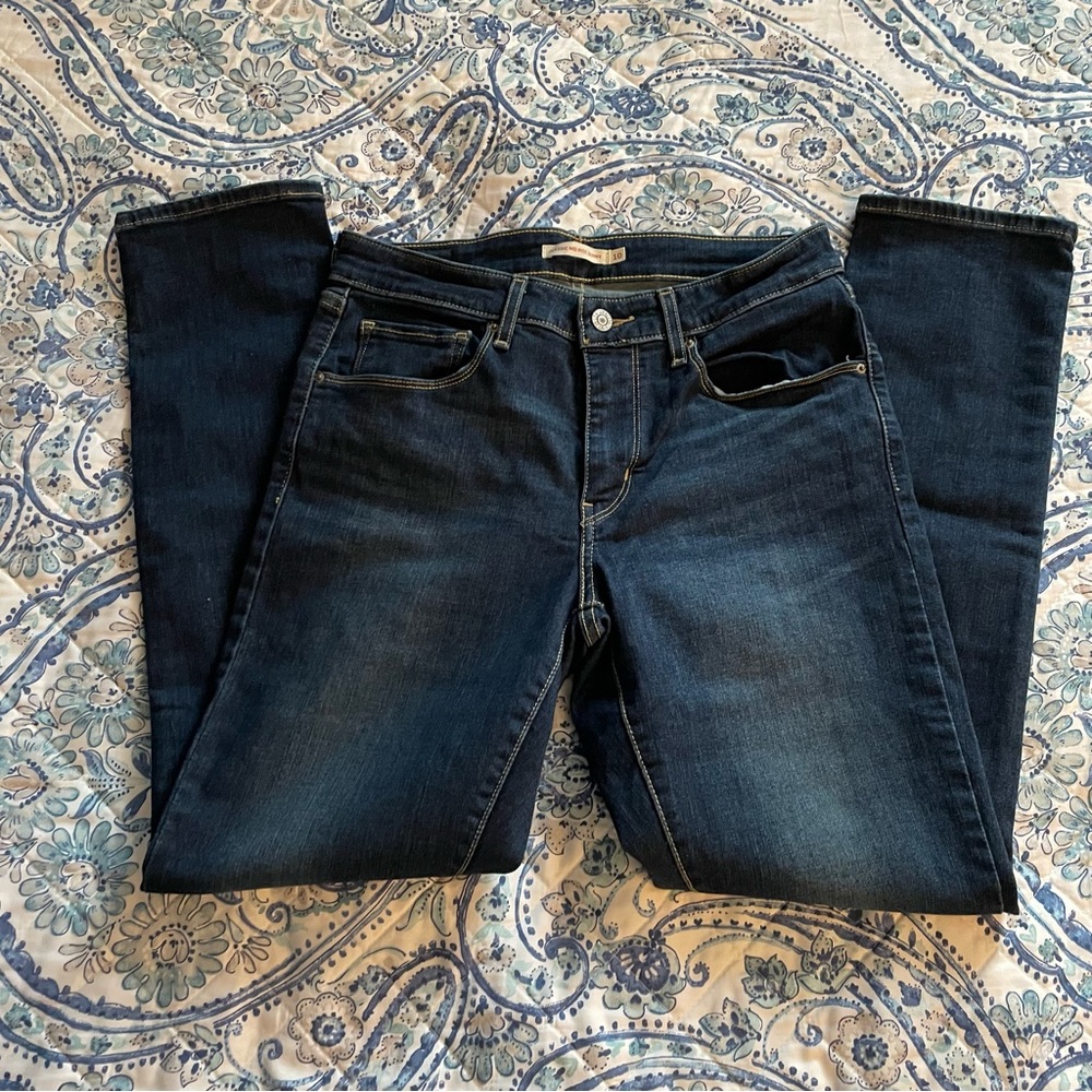 Levi Classic Mid Rise Skinny Jean
